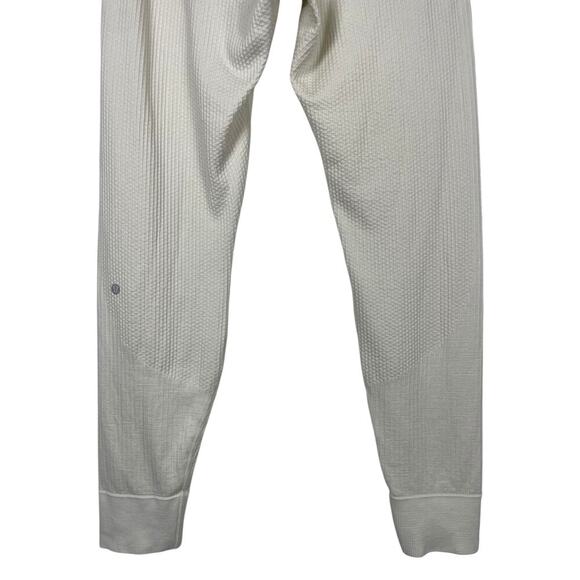 Lululemon Engineered Warmth Jogger
White Opal / White Size 8 Merino Wool Lounge - Picture 12 of 15